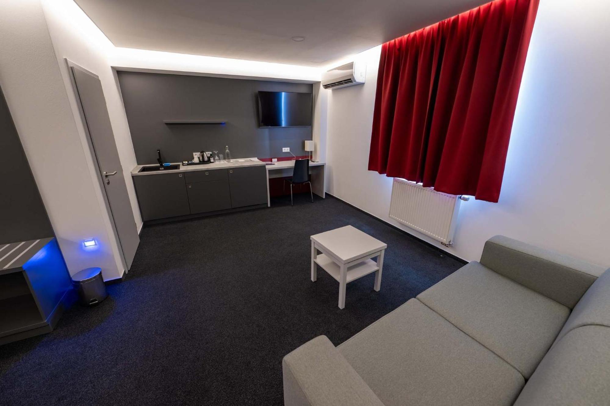 Hotel Villa Eden イフラヴァ エクステリア 写真